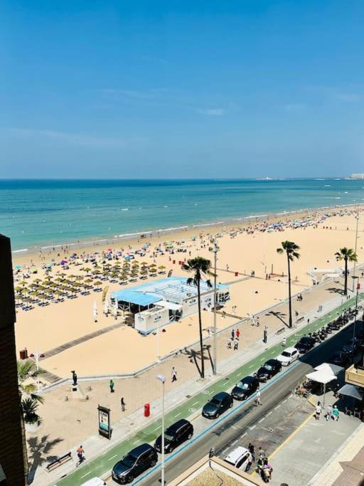 Apartamento A Pie De Playa. Cádiz Exterior photo
